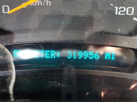 2005 Chevrolet Suburban Z71 with VIN 3GNFK16Z55G232975, listed as a Copart auction lot 49675205 with 319,956 mi miles and Salvage Title. Bid and sale history available at carsss.com. Image 9.