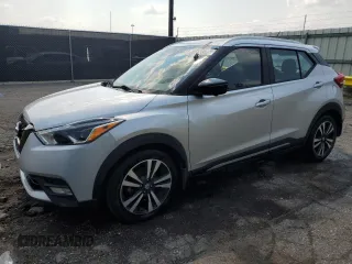 2020 Nissan Kicks SR z VIN 3N1CP5DV6LL515459, wystawiony jako Copart lot #60150305 z przebiegiem 108 075 mil mil oraz Czysty tytuł • Clean title. Historia ofert i sprzedaży dostępna na DreamBid. Obrazek 1.