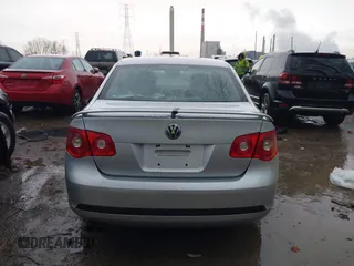 2005 Volkswagen Jetta 2.5L с VIN 3VWRF71K35M637013, выставлен на аукционе IAAI как лот 40970119 с пробегом 214 426 миль миль и . История ставок и продаж доступна на DreamBid. Изображение 16.