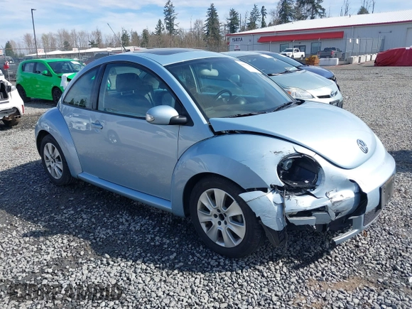 2010 Volkswagen Beetle with VIN 3VWRG3AG4AM016018, listed as a IAAI auction lot 41873044 with 33,263 mi miles and . Bid and sale history available at DreamBid. Image 1.