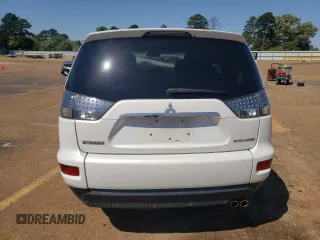 2011 Mitsubishi Outlander XLS z VIN JA4JS4AX4BU012496, wystawiony jako Copart lot #52871125 z przebiegiem 136 561 mil mil oraz Szkoda całkowita • Salvage title. Historia ofert i sprzedaży dostępna na DreamBid. Obrazek 6.