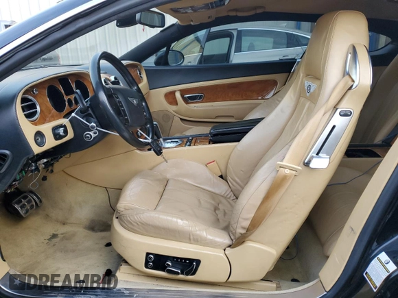2005 Bentley Continental GT GT z VIN SCBCR63W55C027421, wystawiony jako Copart lot #85012544 z przebiegiem 105 198 mil mil oraz Czysty tytuł • Clean title. Historia ofert i sprzedaży dostępna na DreamBid. Obrazek 7.