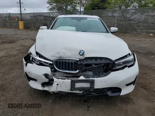 2020 BMW 3 Series 330i z VIN WBA5R1C05LFH39573, wystawiony jako Copart lot #54557935 z przebiegiem Nie podano mil oraz Szkoda całkowita • Salvage title. Historia ofert i sprzedaży dostępna na DreamBid. Obrazek 5.