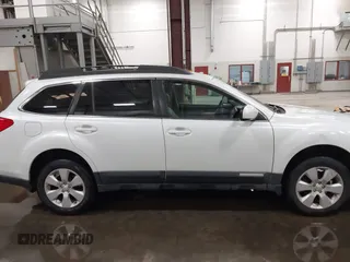 2011 Subaru Outback 2.5i Prem AWP with VIN 4S4BRBCC2B3442565, listed as a IAAI auction lot 42032820 with 207,677 mi miles. Bid and sale history available at carsss.com. Image 13.