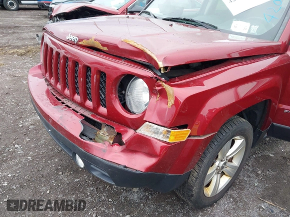 2014 Jeep Patriot Latitude with VIN 1C4NJRFB6ED892819, listed as a IAAI auction lot 42053389 with 92,213 mi miles and . Bid and sale history available at carsss.com. Image 6.