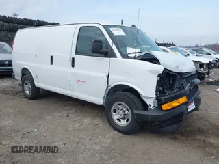 2025 Chevrolet Express Cargo Van with VIN 1GCWGAFP8S1109707, listed as a IAAI auction lot 41704738 with 827 mi miles. Bid and sale history available at carsss.com. Image 1.