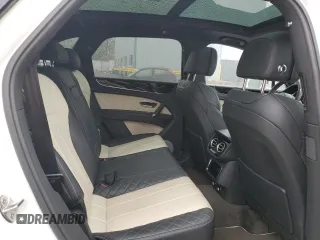 2020 Bentley Bentayga z VIN SJAAJ2ZV0LC027778, wystawiony jako Copart lot #65658693 z przebiegiem 44 853 mil mil oraz . Historia ofert i sprzedaży dostępna na DreamBid. Obrazek 11.