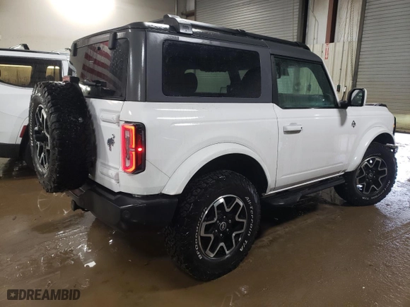 2021 Ford Bronco with VIN 1FMDE5AH7MLA62368, listed as a Copart auction lot 43602105 with 38,287 mi miles and Salvage Title. Bid and sale history available at carsss.com. Image 3.