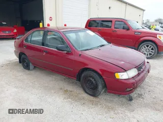 1998 Nissan Sentra XE z VIN 1N4AB41D5WC727297, wystawiony jako IAAI lot #41917405 z przebiegiem 319 072 mil mil oraz . Historia ofert i sprzedaży dostępna na DreamBid. Obrazek 1.
