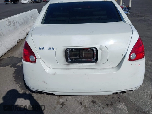 2005 Nissan Maxima 3.5 SL with VIN 1N4BA41E65C843333, listed as a IAAI auction lot 41693064 with 221,240 mi miles. Bid and sale history available at carsss.com. Image 14.