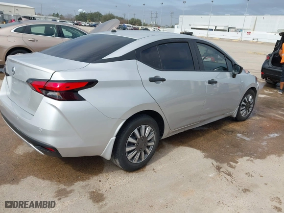 2021 Nissan Versa S with VIN 3N1CN8DV9ML925147, listed as a IAAI auction lot 41526337 with 72,495 mi miles. Bid and sale history available at carsss.com. Image 4.