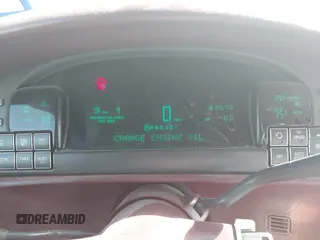 1999 Cadillac DeVille z VIN 1G6KD54Y6XU728681, wystawiony jako IAAI lot #41362191 z przebiegiem 163 540 mil mil oraz . Historia ofert i sprzedaży dostępna na DreamBid. Obrazek 7.