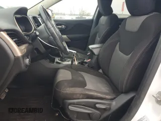 2017 Jeep Cherokee Sport z VIN 1C4PJLAS1HW667195, wystawiony jako Copart lot #42612245 z przebiegiem 129 108 mil mil oraz Szkoda całkowita • Salvage title. Historia ofert i sprzedaży dostępna na DreamBid. Obrazek 7.