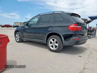 2008 BMW X5 3.0si z VIN 5UXFE43588L009967, wystawiony jako Copart lot #57900245 z przebiegiem 137 882 mil mil oraz Czysty tytuł • Clean title. Historia ofert i sprzedaży dostępna na DreamBid. Obrazek 2.