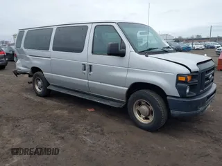 2011 Ford Econoline Passenger XL z VIN 1FBSS3BL4BDA30565, wystawiony jako IAAI lot #41718643 z przebiegiem 230 184 mil mil oraz . Historia ofert i sprzedaży dostępna na DreamBid. Obrazek 1.