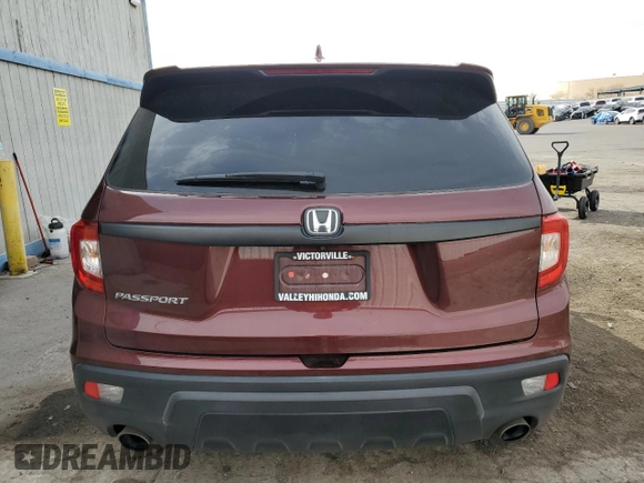 2021 Honda Passport EX-L z VIN 5FNYF7H52MB005850, wystawiony jako Copart lot #47890375 z przebiegiem 136 674 mil mil oraz Szkody całkowita. Historia ofert i sprzedaży dostępna na DreamBid. Obrazek 6.