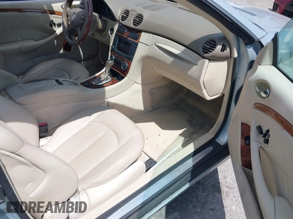 2008 Mercedes-Benz CLK 350 с VIN WDBTK56F28T088641, выставлен на аукционе IAAI как лот 41797102 с пробегом 136 971 миль миль и . История ставок и продаж доступна на DreamBid. Изображение 5.