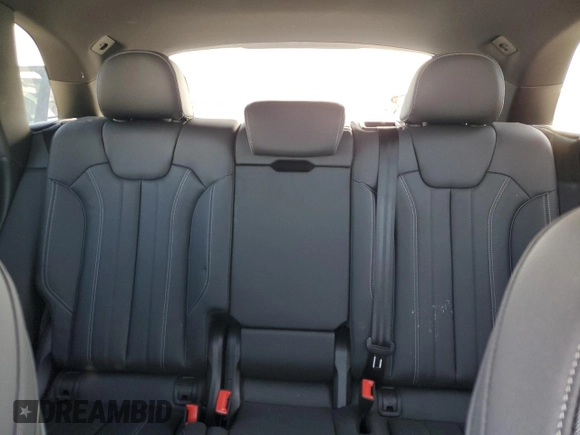 2025 Audi Q5 S line Premium z VIN WA1GAAFY3S2015351, wystawiony jako Copart lot #49959865 z przebiegiem 1249 mil mil oraz Szkody całkowita. Historia ofert i sprzedaży dostępna na DreamBid. Obrazek 10.