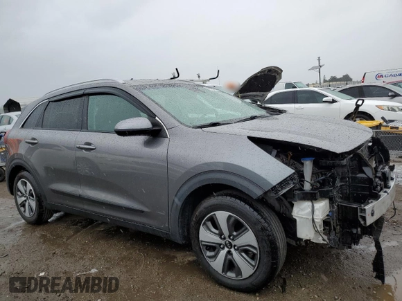 2017 Kia Niro LX with VIN KNDCB3LCXH5101284, listed as a Copart auction lot 48995435 with 72,015 mi miles and Salvage Title. Bid and sale history available at carsss.com. Image 4.