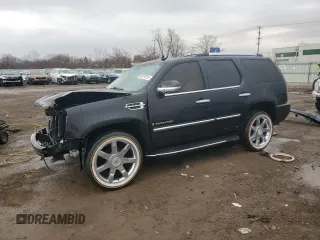 2008 Cadillac Escalade z VIN 1GYFK63838R269216, wystawiony jako Copart lot #49879315 z przebiegiem 180 303 mil mil oraz Szkody całkowita. Historia ofert i sprzedaży dostępna na DreamBid. Obrazek 1.