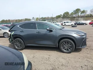 2023 Lexus NX 350 Premium z VIN 2T2GGCEZ8PC024142, wystawiony jako IAAI lot #42101751 z przebiegiem 34 449 mil mil oraz . Historia ofert i sprzedaży dostępna na DreamBid. Obrazek 13.