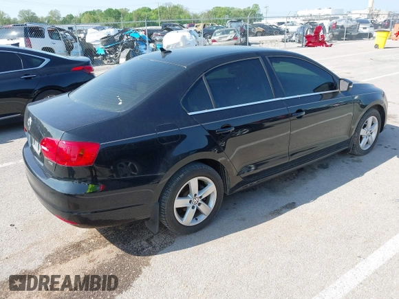 2013 Volkswagen Jetta TDI w/Premium с VIN 3VWLL7AJ9DM368679, выставлен на аукционе IAAI как лот 42092889 с пробегом 124 077 миль миль и . История ставок и продаж доступна на DreamBid. Изображение 4.