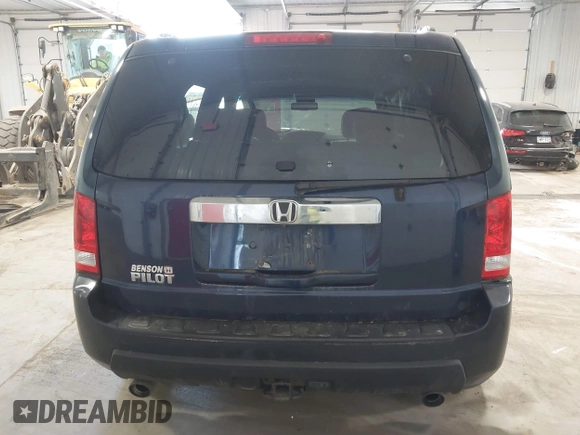 2011 Honda Pilot EX-L with VIN 5FNYF4H54BB043205, listed as a IAAI auction lot 41879077 with 240,108 mi miles. Bid and sale history available at carsss.com. Image 16.