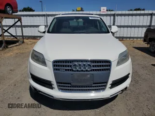 2008 Audi Q7 4.2L Premium with VIN WA1BV74L18D016780, listed as a Copart auction lot 70465544 with 186,904 mi miles and Clean Title. Bid and sale history available at carsss.com. Image 5.