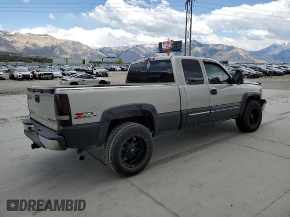 2004 Chevrolet Silverado 1500 Z71 with VIN 1GCEK19T84Z154525, listed as a Copart auction lot 54240895 with 228,359 mi miles and Salvage Title. Bid and sale history available at DreamBid. Image 3.
