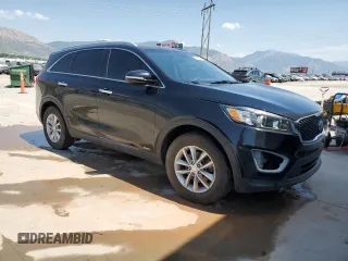 2017 Kia Sorento LX with VIN 5XYPGDA3XHG263872, listed as a Copart auction lot 60910725 with 93,778 mi miles and Clean title. Bid and sale history available at DreamBid. Image 4.