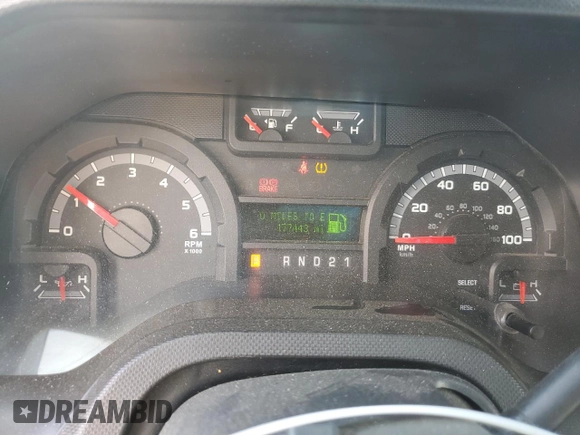 2013 Ford Econoline Passenger XL z VIN 1FBSS3BLXDDB07751, wystawiony jako Copart lot #54320155 z przebiegiem 177 443 mil mil oraz Szkoda całkowita • Salvage title. Historia ofert i sprzedaży dostępna na DreamBid. Obrazek 9.