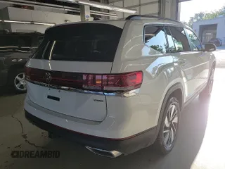 2024 Volkswagen Atlas SE with VIN 1V2HR2CA0RC565397, listed as a IAAI auction lot 42850634 with 20,499 mi miles and . Bid and sale history available at DreamBid. Image 22.