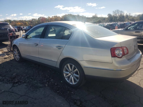 2010 Volkswagen Passat Sedan Komfort with VIN WVWJM7AN7AE070269, listed as a Copart auction lot 75233154 with 132,269 mi miles and Salvage Title. Bid and sale history available at carsss.com. Image 2.