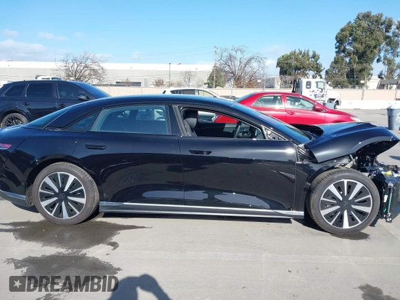 2024 Lucid Air Pure z VIN 50EA1PGA8RA003420, wystawiony jako IAAI lot #41593215 z przebiegiem 3856 mil mil oraz . Historia ofert i sprzedaży dostępna na DreamBid. Obrazek 14.