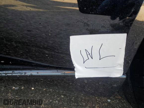 2018 Aston Martin DB11 V8 z VIN SCFRMFAW3JGL04645, wystawiony jako Copart lot #83042994 z przebiegiem Nie podano mil oraz Nie do naprawy. Historia ofert i sprzedaży dostępna na DreamBid. Obrazek 12.