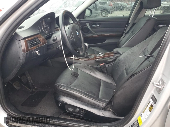 2011 BMW 3 Series 328i xDrive z VIN WBAPK7G55BNN58674, wystawiony jako Copart lot #85578814 z przebiegiem Nie podano mil oraz Szkoda całkowita • Salvage title. Historia ofert i sprzedaży dostępna na DreamBid. Obrazek 7.