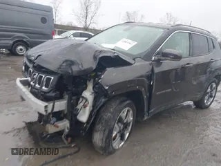 2018 Jeep Compass Limited with VIN 3C4NJDCB6JT201543, listed as a IAAI auction lot 42005502 with 1 mi miles. Bid and sale history available at carsss.com. Image 2.