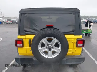 2020 Jeep Wrangler Unlimited Sport S with VIN 1C4HJXDN8LW269539, listed as a IAAI auction lot 42317928 with 63,924 mi miles and . Bid and sale history available at DreamBid. Image 16.