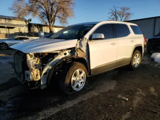 2019 GMC Acadia SLE z VIN 1GKKNKLAXKZ121552, wystawiony jako Copart lot #44387385 z przebiegiem 113 396 mil mil oraz Szkoda całkowita • Salvage title. Historia ofert i sprzedaży dostępna na DreamBid. Obrazek 1.