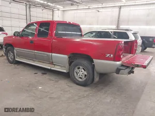 2003 Chevrolet Silverado 1500 LS with VIN 2GCEK19T831239811, listed as a IAAI auction lot 41663376 with 109,257 mi miles. Bid and sale history available at carsss.com. Image 3.