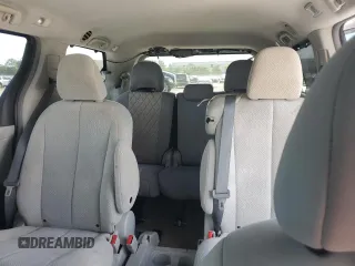 2012 Toyota Sienna LE AAS z VIN 5TDKK3DC7CS238373, wystawiony jako Copart lot #61186245 z przebiegiem 200 950 mil mil oraz Szkoda całkowita • Salvage title. Historia ofert i sprzedaży dostępna na DreamBid. Obrazek 10.