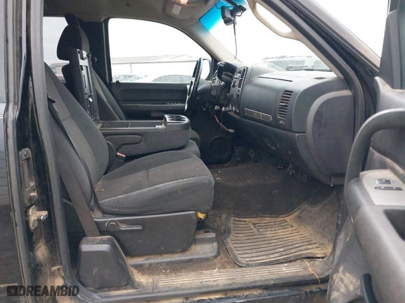 2007 Chevrolet Silverado 1500 LTZ with VIN 1GCEK19017Z550550, listed as a IAAI auction lot 41380834 with 429,353 mi miles. Bid and sale history available at carsss.com. Image 5.