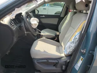 2019 Volkswagen Tiguan S z VIN 3VV1B7AX6KM146889, wystawiony jako Copart lot #51998315 z przebiegiem 69 649 mil mil oraz Nie do naprawy. Historia ofert i sprzedaży dostępna na DreamBid. Obrazek 7.