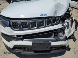 2024 Jeep Compass Latitude Lux with VIN 3C4NJDFN5RT584618, listed as a Copart auction lot 55033565 with 8,745 mi miles and Salvage title. Bid and sale history available at DreamBid. Image 12.