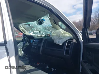 2018 Ram 2500 Tradesman с VIN 3C6UR5CJ2JG379628, выставлен на аукционе IAAI как лот 41920665 с пробегом Не указан миль и . История ставок и продаж доступна на DreamBid. Изображение 5.
