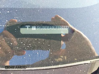 2020 Tesla Model 3 Standard Range Plus z VIN 5YJ3E1EA9LF599332, wystawiony jako IAAI lot #41563213 z przebiegiem Nie podano mil oraz . Historia ofert i sprzedaży dostępna na DreamBid. Obrazek 9.