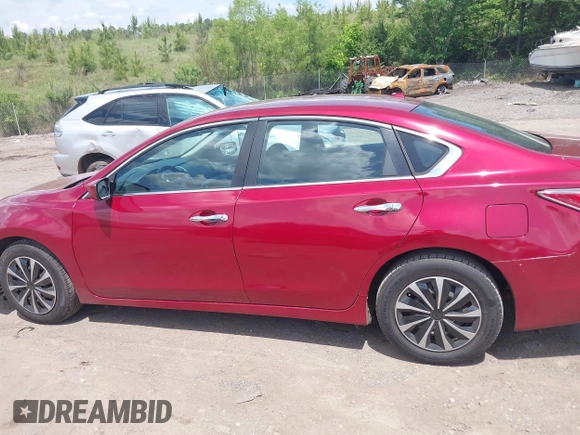 2015 Nissan Altima 2.5 z VIN 1N4AL3AP2FN886302, wystawiony jako IAAI lot #42178436 z przebiegiem 236 061 mil mil oraz . Historia ofert i sprzedaży dostępna na DreamBid. Obrazek 15.