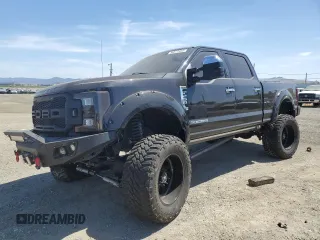 2017 Ford F-250 Lariat with VIN 1FT7W2BT7HEE33300, listed as a Copart auction lot 56677495 with 39,369 mi miles and Salvage title. Bid and sale history available at DreamBid. Image 1.