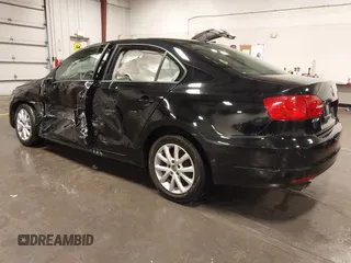2011 Volkswagen Jetta SE z VIN 3VWDZ7AJ0BM362401, wystawiony jako IAAI lot #42549312 z przebiegiem 161 093 mil mil oraz . Historia ofert i sprzedaży dostępna na DreamBid. Obrazek 3.
