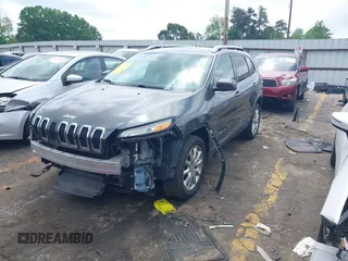 2017 Jeep Cherokee Limited z VIN 1C4PJLDB8HW526765, wystawiony jako IAAI lot #42136476 z przebiegiem 121 694 mil mil oraz . Historia ofert i sprzedaży dostępna na DreamBid. Obrazek 2.